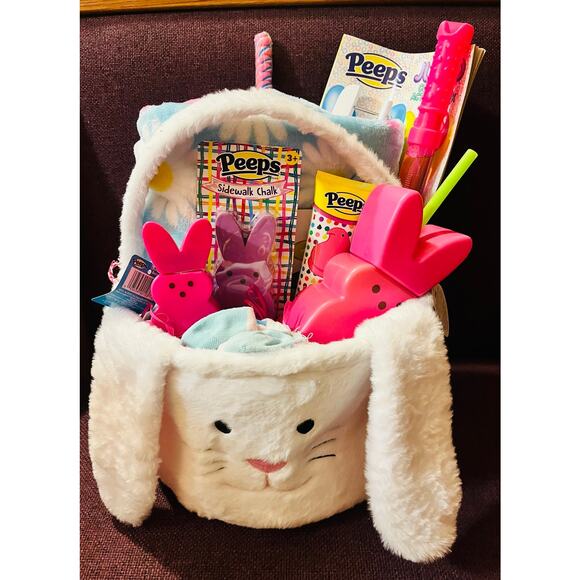 Peeps adorable Easter bundle 50 x 70 soft throw, book, chalk, bubbles, basket - Picture 3 of 8